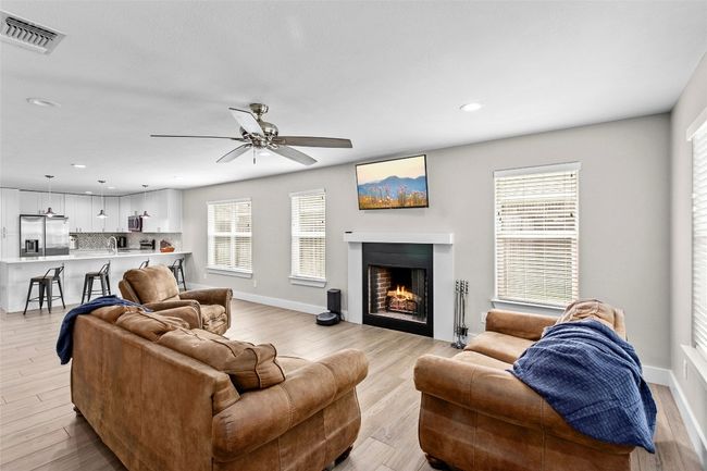 311 E Galveston St, House other with 3 bedrooms, 2 bathrooms and null parking in Giddings TX | Image 11