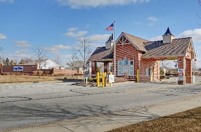 Lago Vista Guardhouse on Division (167th) | Image 2