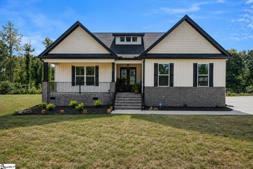748 Cattle Dr, Laurens, SC, 29360-5473 | Card Image