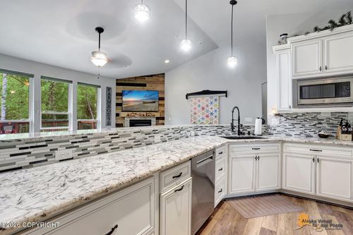 2741 S Duck Cir, Wasilla, AK, 99654-8427 | Card Image