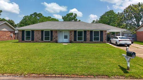 580 Nadine Dr, D'Iberville, MS, 39540-3725 | Card Image