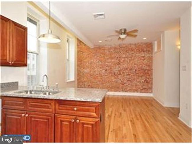 APT-1 - 205 Bridge St, Townhouse with 1 bedrooms, 1 bathrooms and null parking in PHOENIXVILLE PA | Image 4