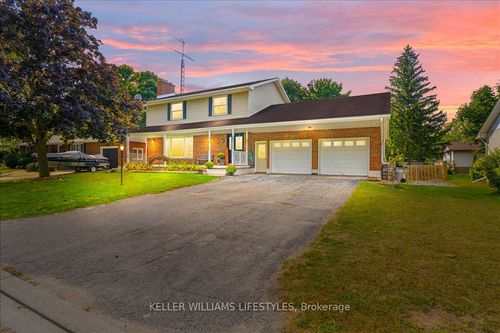 {{alt}} | Card Image