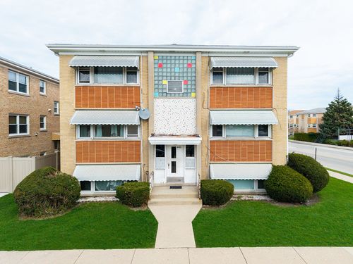 4401 N Newcastle Ave, Harwood Heights, IL, 60706-4881 | Card Image