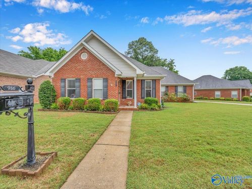 986 Tracey Ln, Decatur, AL, 35601-7700 | Card Image