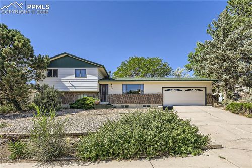 33 Briargate Ter, Pueblo, CO, 81001-1745 | Card Image