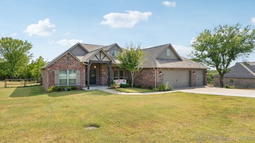 2102 45th Pl, Sand Springs, OK, 74063-7061 | Card Image