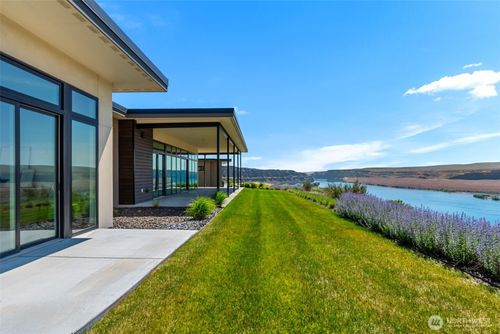 9665 Ridgeview Dr Nw, Quincy, WA, 98848-9169 | Card Image