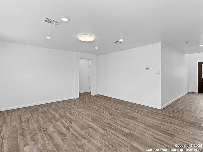 221 Peppergrass Cv, House other with 4 bedrooms, 3 bathrooms and null parking in Kyle TX | Image 4