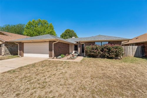 1317 Oswego Dr, Yukon, OK, 73099-3142 | Card Image