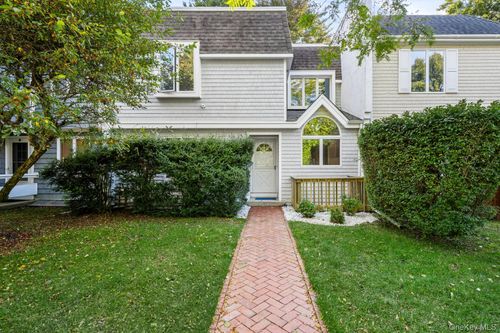 73 Gingerbread Lane, East Hampton, NY, 11937 | Card Image