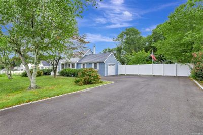 44 Port Avenue, House other with 3 bedrooms, 1 bathrooms and null parking in Ronkonkoma NY | Image 2