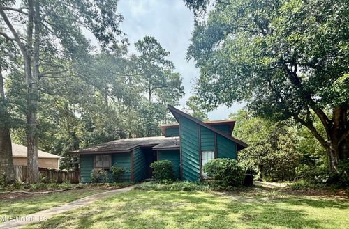 140 Booth Cir, Ocean Springs, MS, 39564-8653 | Card Image