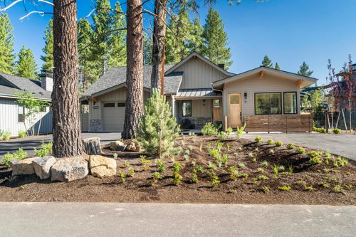 17-18196 Forestbrook Loop, Bend, OR, 97707-2681 | Card Image