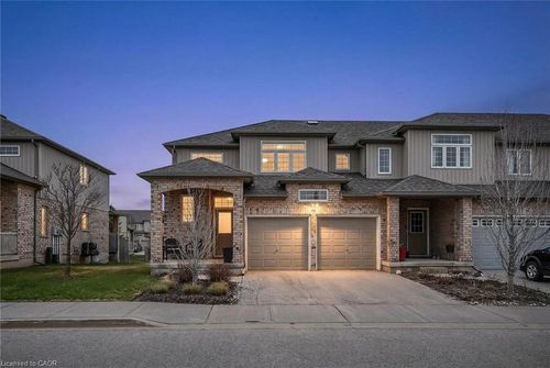 66-31 Townsend Dr, Breslau, ON, N0B1M0 | Card Image