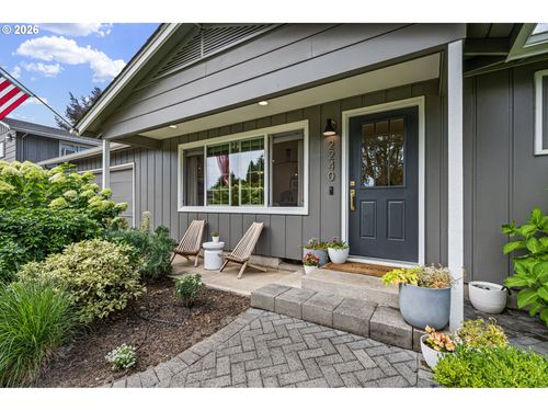 2240 Valhalla St, Eugene, OR, 97401-4938 | Card Image