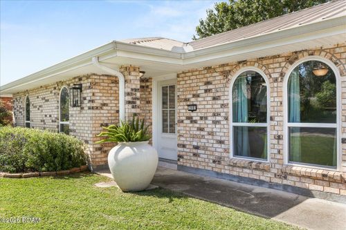 208 Santa Cruz Ct, Luling, LA, 70070-2221 | Card Image