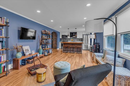 96 Village Cir W, Manorville, NY, 11949-9673 | Card Image