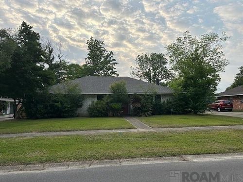 2523 Stonewood Dr, Baton Rouge, LA, 70816-5813 | Card Image