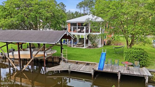 6371 Shawnee St, Kiln, MS, 39556-8163 | Card Image