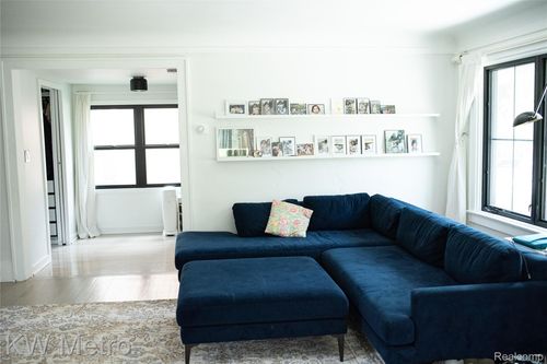 2105 Northwood Blvd, Royal Oak, MI, 48073-3925 | Card Image