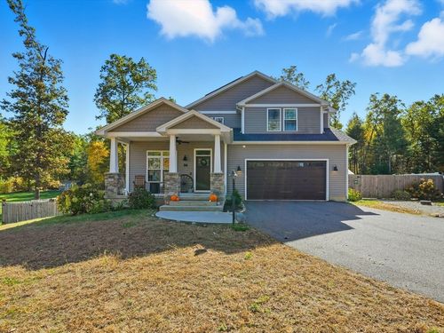 56 Pomeroy St, Easthampton, MA, 01027-2720 | Card Image