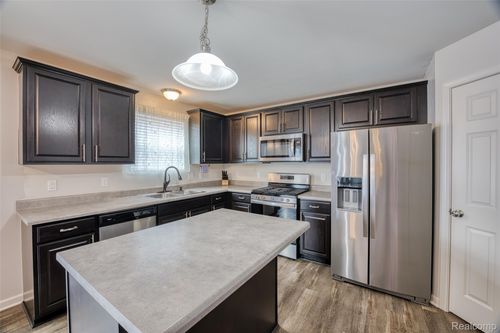 32744 Ravine St, New Haven, MI, 48048-3312 | Card Image