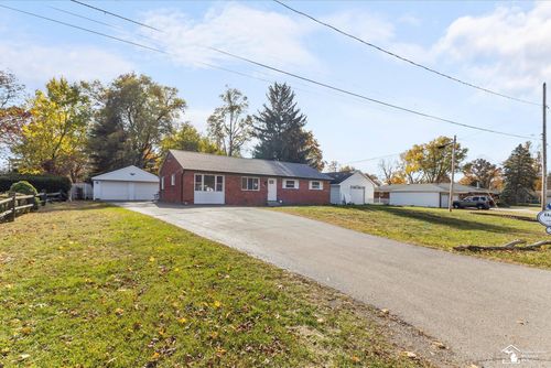 3835 Lois Dr, Lambertville, MI, 48144-9510 | Card Image