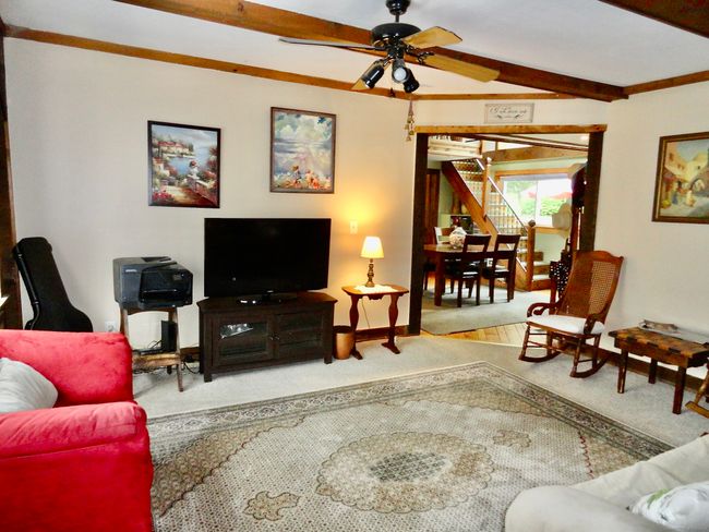 409 N Main St, Home with 5 bedrooms, 2 bathrooms and null parking in Winsted CT | Image 11