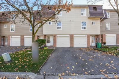 124 Ellerslie Rd, Condo with 3 bedrooms, 2 bathrooms and 2 parking in Brampton ON | Image 1