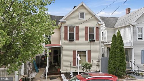 254 W Queen St, CHAMBERSBURG, PA, 17201-2036 | Card Image