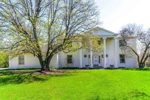 37 Forest Hills Rd, Lake Bluff, IL, 60044-2403 | Card Image