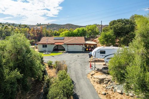 8944 Bower Ln, Lakeside, CA, 92040 | Card Image