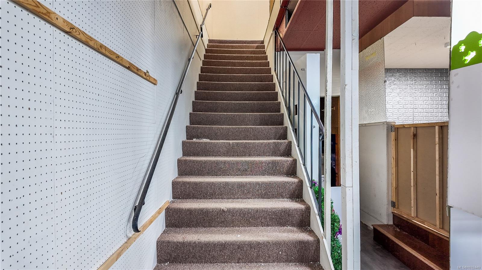 Commercial Sale in Courtenay 5