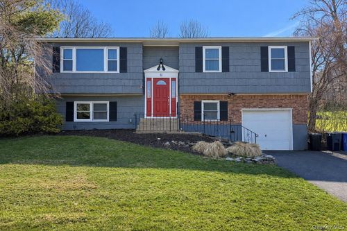 11 Creekview Dr, Thiells, NY, 10984-1435 | Card Image