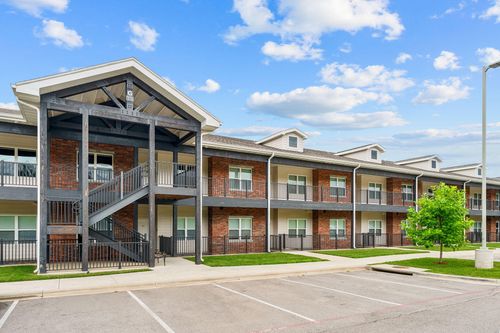 g-301-350 S Wildwood Dr, Branson, MO, 65616-7268 | Card Image