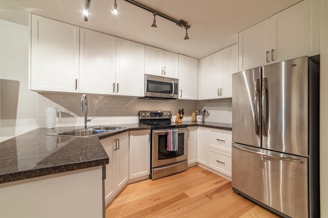 G02 - 1823 W 7 Th Avenue, Condo with 1 bedrooms, 1 bathrooms and 1 parking in Vancouver BC | Image 3