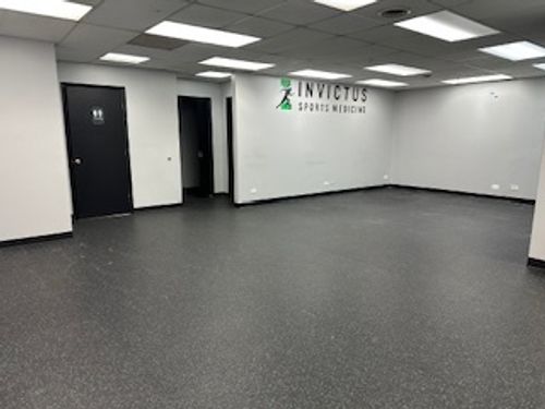 ste-q-51 Sherwood Ter, Lake Bluff, IL, 60044-2232 | Card Image