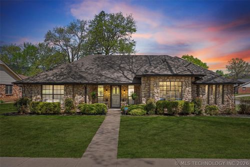 4620 Rolling Meadows Rd, Bartlesville, OK, 74006-5528 | Card Image