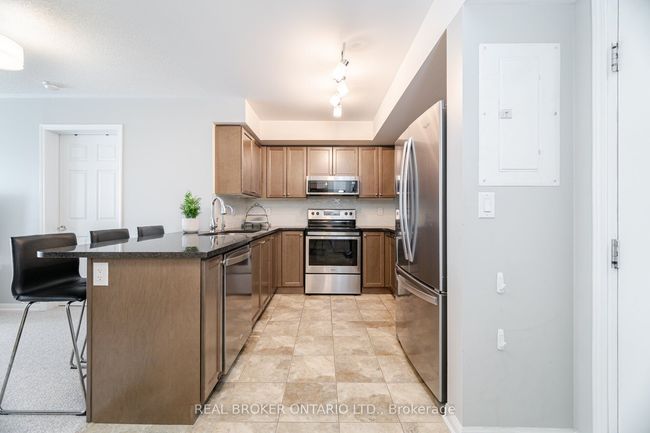 307 - 1045 Nadalin Hts, Condo with 2 bedrooms, 2 bathrooms and null parking in Milton ON | Image 9