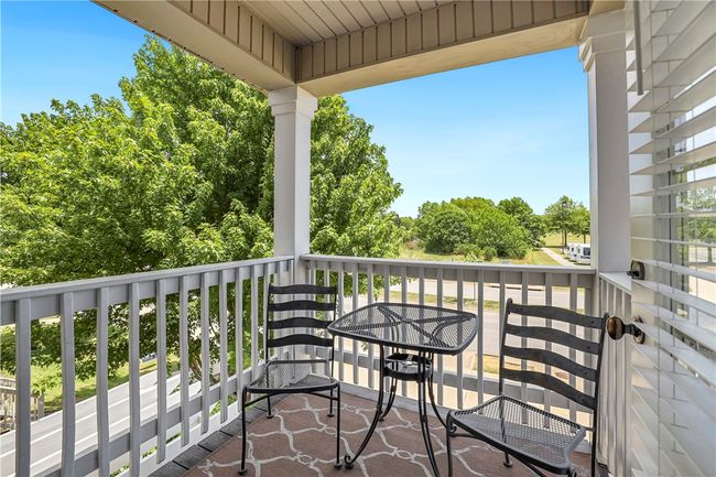 Primary Balcony | Image 12