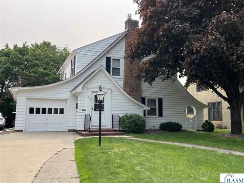 915 Armstrong Blvd S, Saint James, MN, 56081-1940 | Card Image