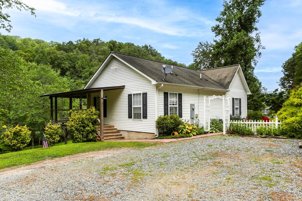 Maci Ln, Marble, NC 28905