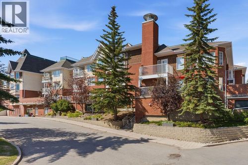 1210 Sienna Park Green Sw, Calgary, AB, T3H3N7 | Card Image