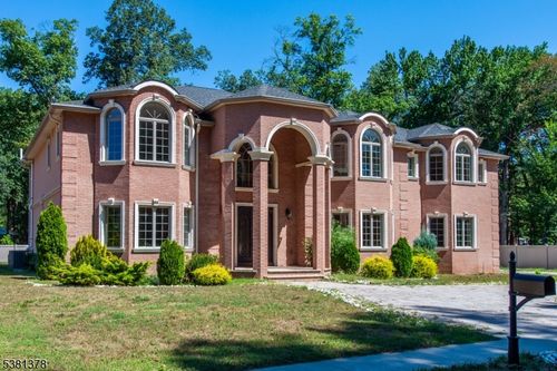 1 Sipporta Ln, Paramus, NJ, 07652-5356 | Card Image