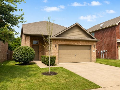 5548 Thunder Bay Drive, Fort Worth, TX, 76119 | Card Image