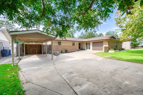 901 Lake Dr, Kerrville, TX, 78028-3005 | Card Image
