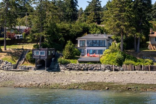 8543 Lochside Dr, North Saanich, BC, V8L1M5 | Card Image
