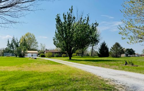 208 Carter Rd, Sparta, MO, 65753-9082 | Card Image