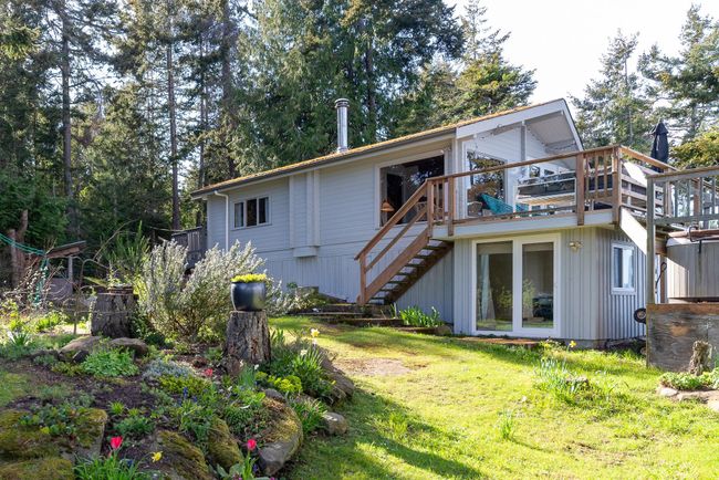 579&amp;581 Bayview Drive, House other with 2 bedrooms, 2 bathrooms and null parking in Mayne Island BC | Image 27